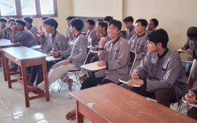 Santri Kelas XII MAS PPTQ Harun Asy-Syafi’i Ikuti Sosialisasi PMB Universitas Ahmad Dahlan Yogyakarta